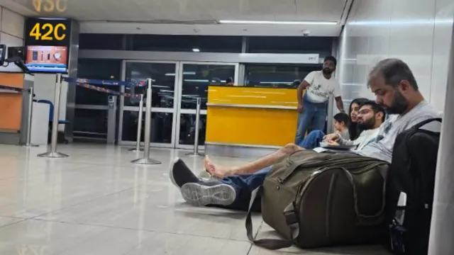 delhi-passengers-at-igi-airport-seen-sitting-on-floor-as-chairs-lie-vacant-know-whats-behind-viral-image