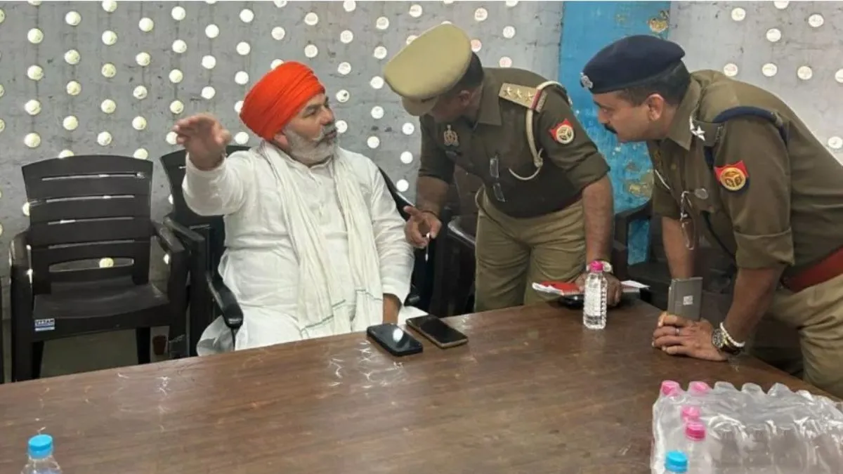rakesh-tikait-detained-farmers-protest-noida-traffic-disruptions-farmers-mahapanchayat-bku-delhi-march-dalit-prerna-sthal-yamuna-expressway-zero-point