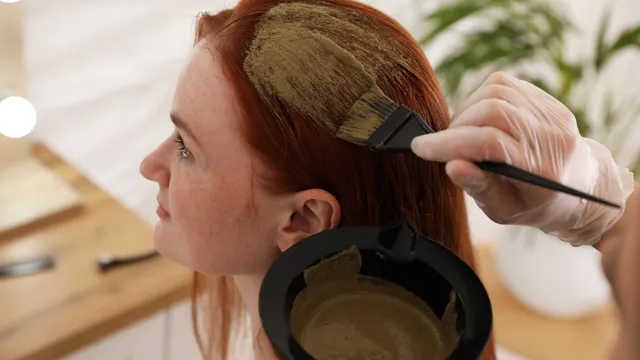 4-simple-henna-hair-masks-to-cover-grey-hair-naturally-at-home