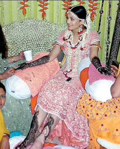 Aishwarya Rai mehendi ceremony