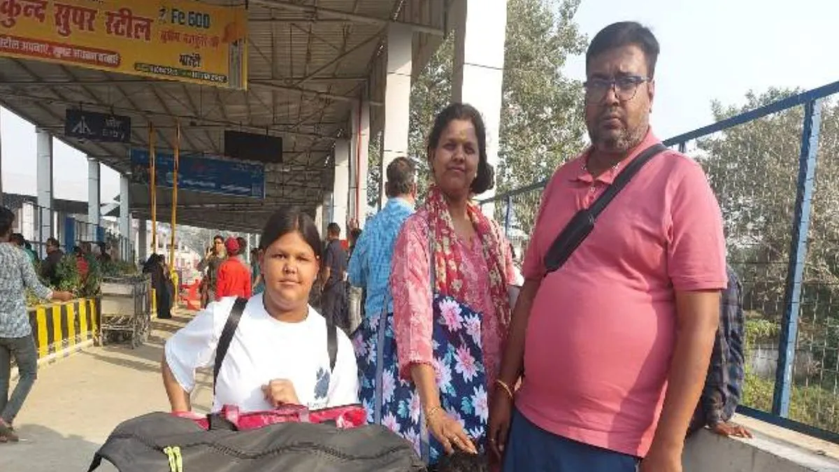 flights-from-darbhanga-to-bengaluru-canceled-amid-poor-weather-conditions-passengers-protest