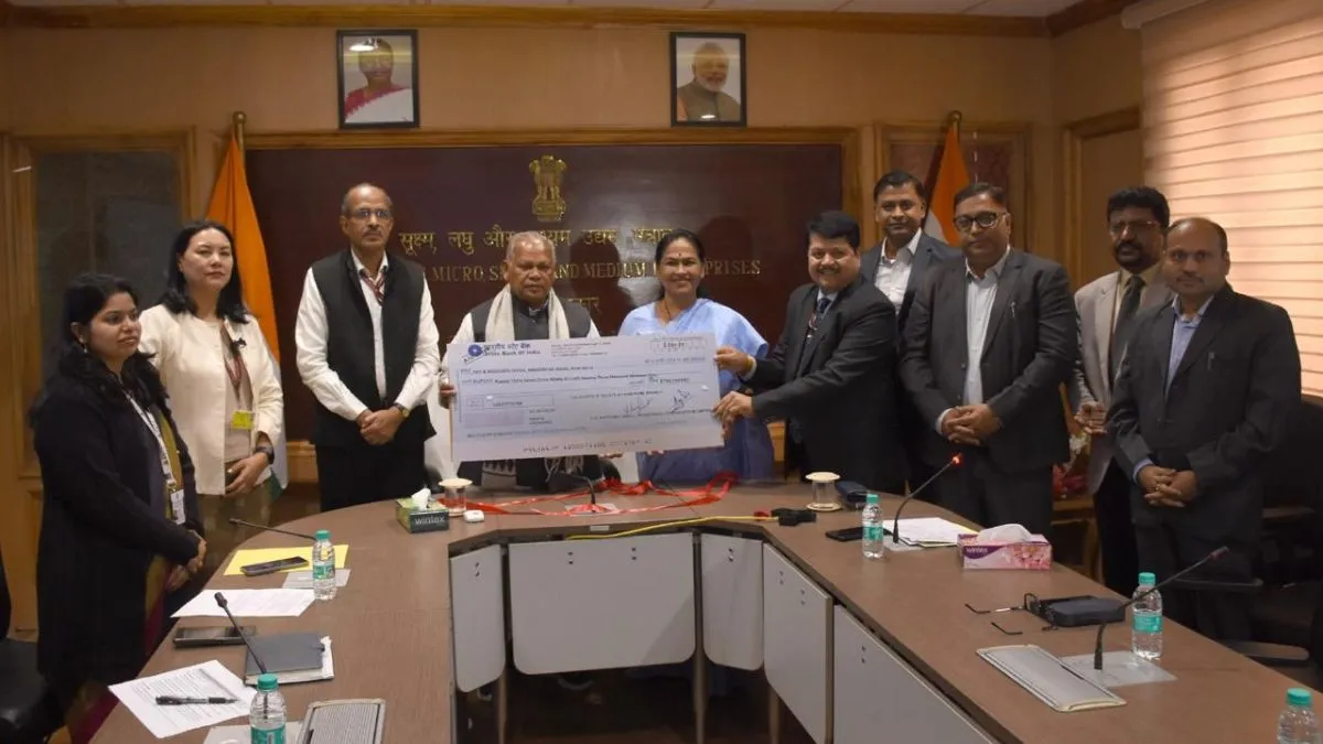 nsic-pays-record-dividend-of-rs-3797-crore-for-fy-202324-to-government-of-india