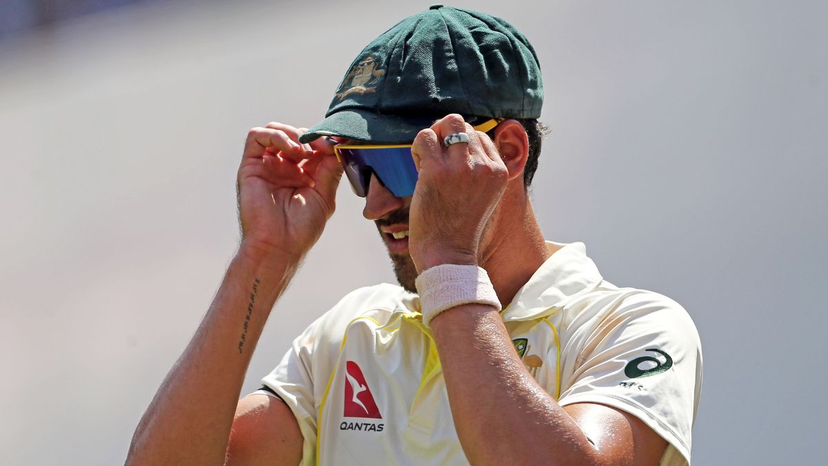 IND vs AUS 2nd Test Mitchell Starc Teased By Indian Fans About IPL And