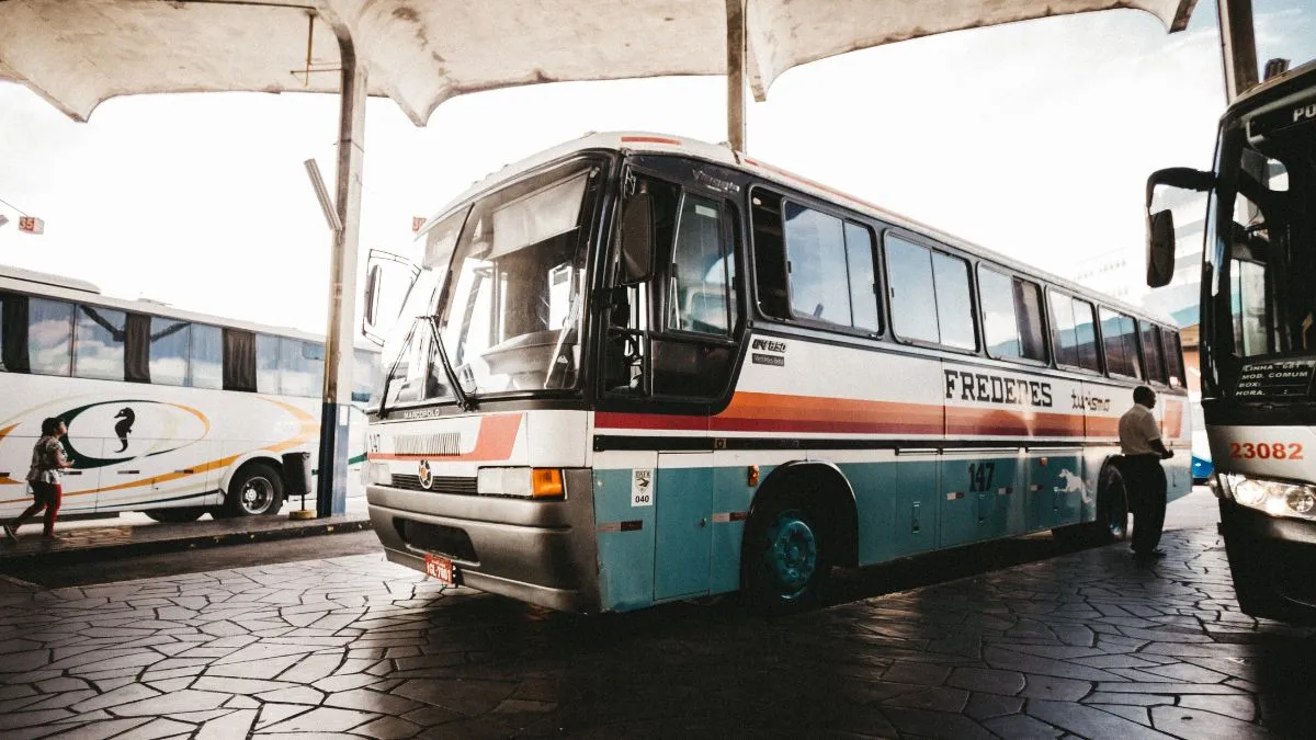 pune-nnews-pmpml-bus-ticket-fare-hike-under-discussion-as-losses-reach-rs-706-crore