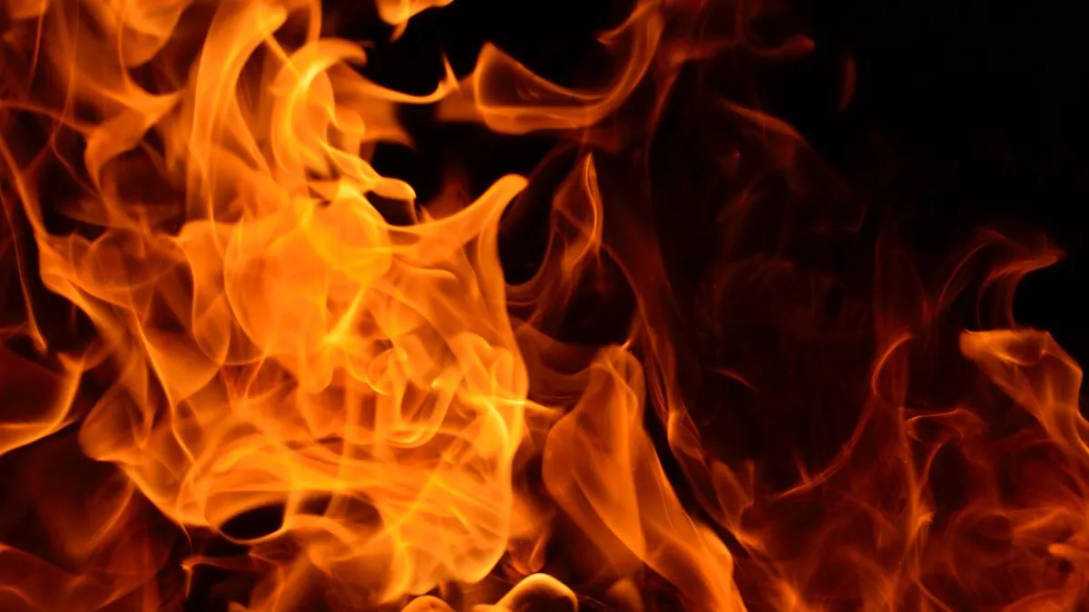 pune-news-massive-fire-breaks-out-near-california-society-on-nibm-undri-road-traffic-disrupted