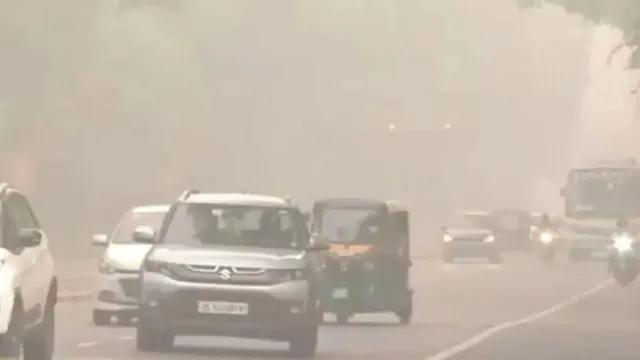 bengaluru-air-commuters-using-windcheaters-masks-as-city-battles-unlimited-dust