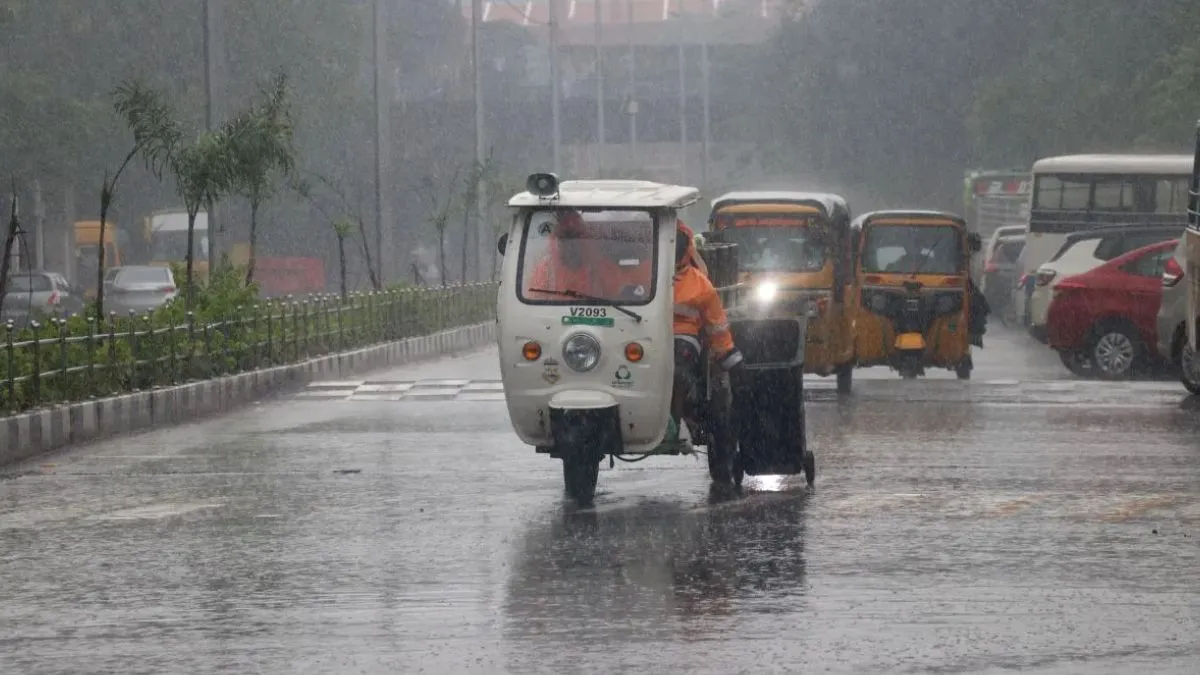 chennai-weather-city-to-see-downpour-imd-puts-five-tamil-nadu-districts-mayiladuthurai-nagapattinam-tiruvarur-thanjavur-cuddalore-on-heavy-rain-alert-from-dec-10-13-forecast