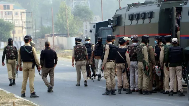 jk-ied-defused-on-srinagar-baramulla-national-highway-amid-peak-tourist-season-gulmarg