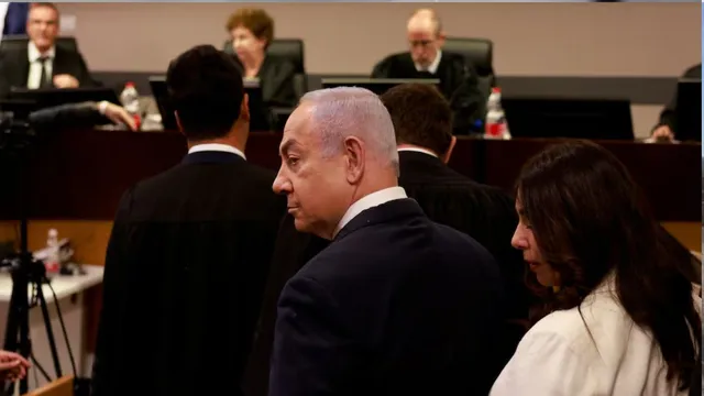 benjamin-netanyahu-arrives-in-court-to-testify-in-corruption-trial-for-first-time