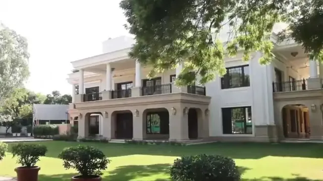 bjp-launches-fresh-sheesh-mahal-attack-at-arvind-kejriwal-aap-calls-it-baseless-propaganda