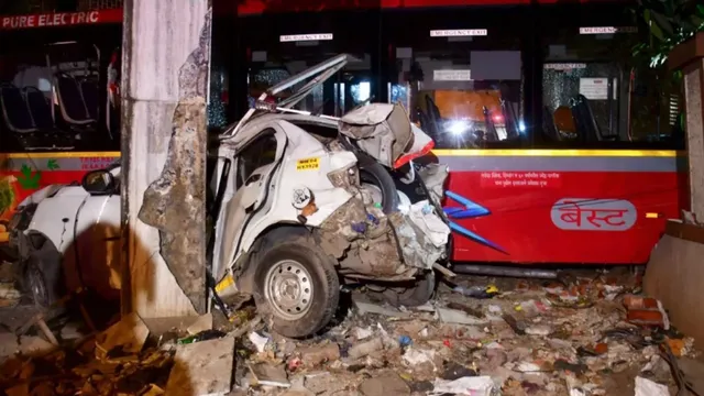 kurla-bus-accident-video-death-toll-injured-bodies-of-victims-lie-on-road-as-bus-rams-into-vehicles-watch