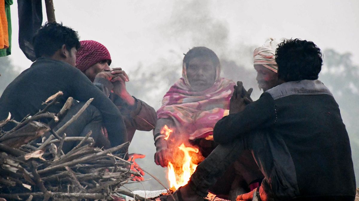 delhi-weather-temperature-drops-to-4-degrees-celsius-lowest-in-3-years-coldwave-to-persist-till-december-15
