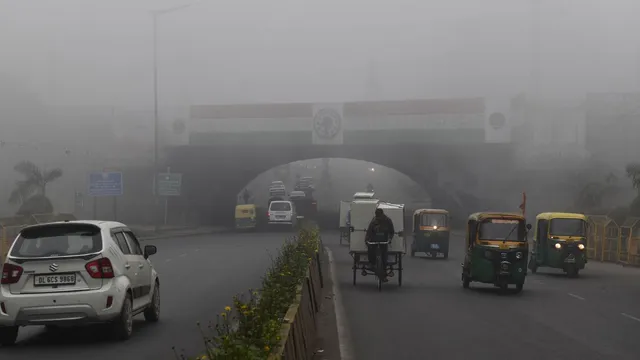 delhi-weather-national-capital-shivers-as-minimum-temperature-drops-to-4-degrees-weather-forecast-punjab-rajasthan-uttarakhand-cold-wave