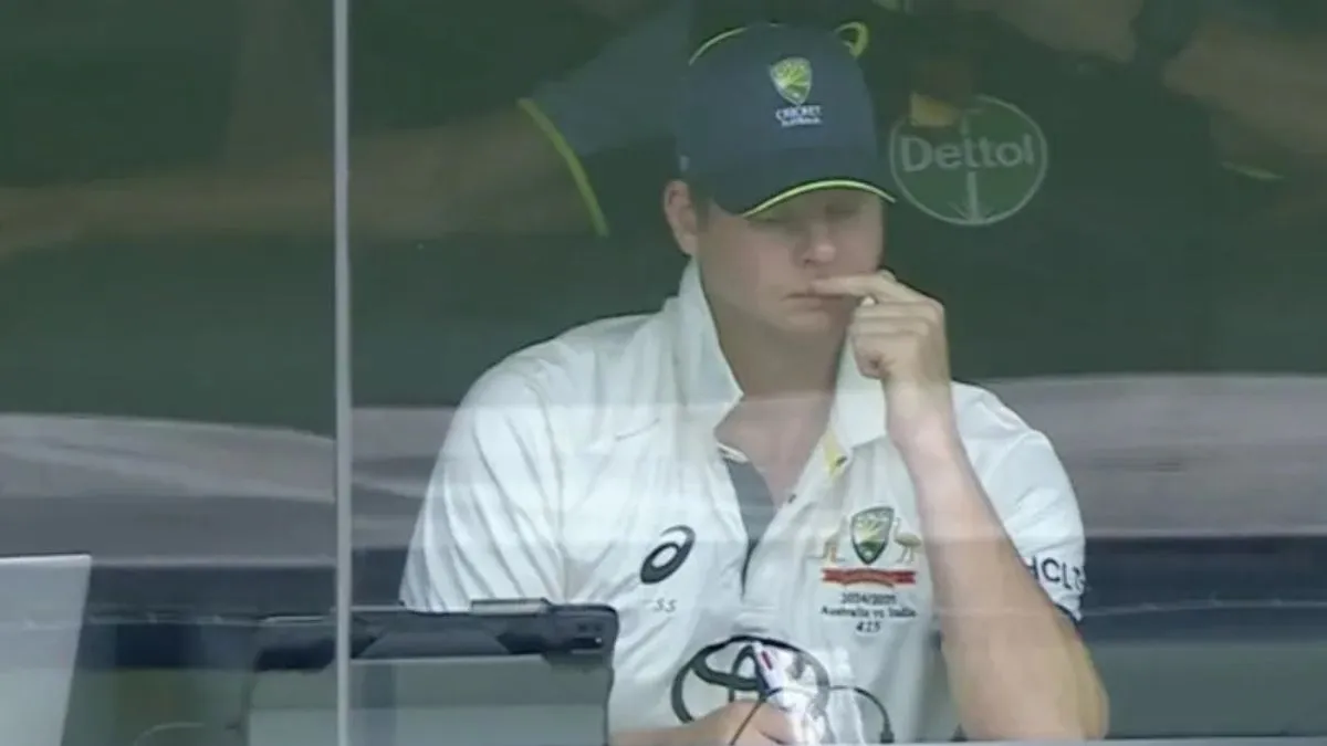 india-national-cricket-team-vs-australia-national-cricket-team-match-scorecard-steve-smiths-dressing-room-activity-during-3rd-test-viral-leaves-internet-intrigued