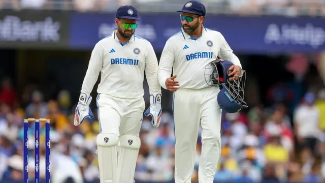 india-national-cricket-team-vs-australia-national-cricket-team-match-scorecard-rohit-sharmas-captaincy-exposed-in-3rd-test-as-indias-travis-headache-issues-continues