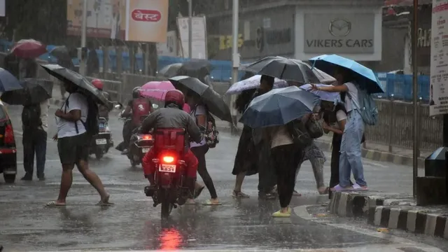 chennai-weather-imd-issues-alert-for-heavy-rainfall-from-dec-17-19-know-district-wise-forecast
