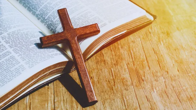 christmas-2024-what-is-the-significance-of-the-cross-in-christianity-know-5-facts-about-this-sacred-emblem-of-christian-faith