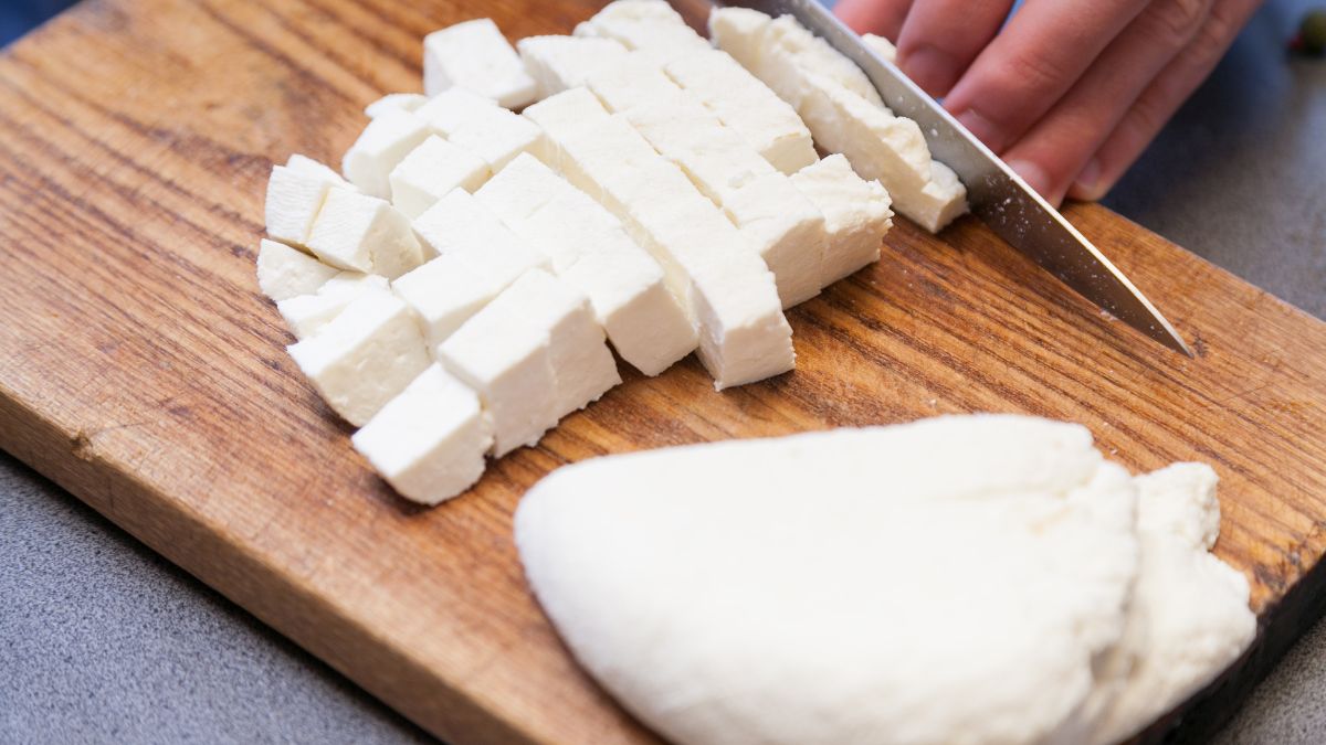 how-to-identify-adulteration-in-paneer-try-these-5-easy-ways-at-home