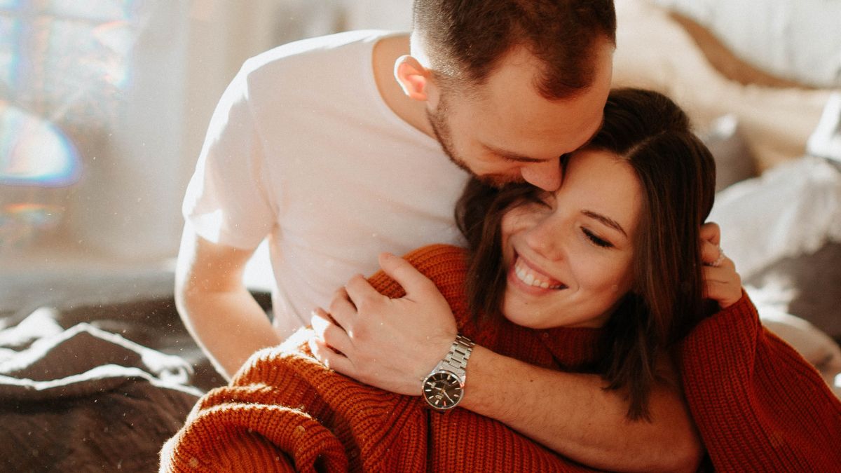romantic spicy daring Truth And Dare Questions For Couples (1)