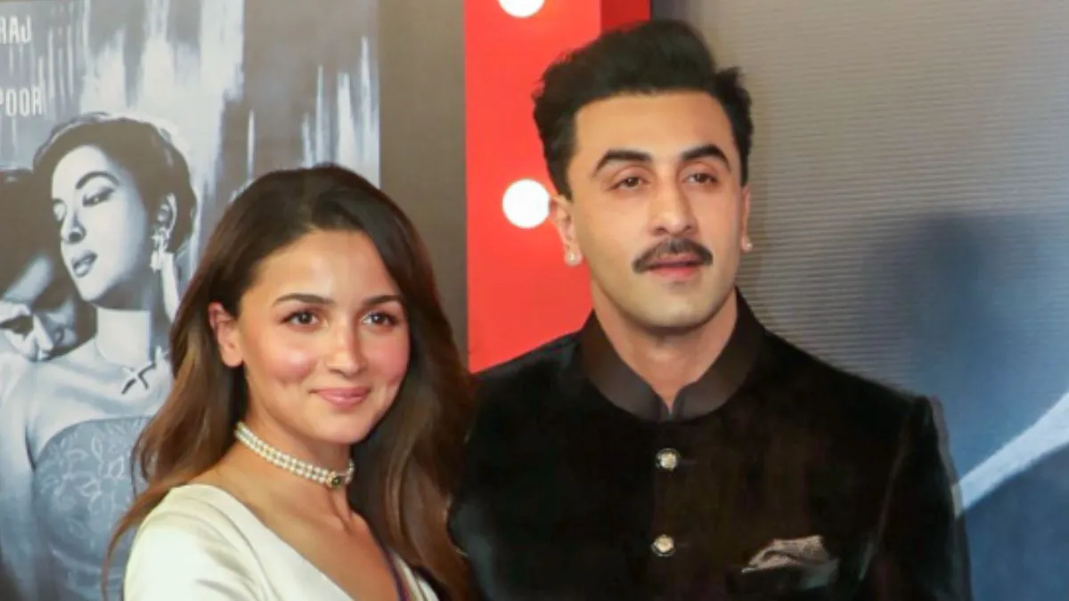 alia-bhatt-defends-ranbir-kapoor-after-trolls-accuse-him-of-ignoring-her-at-raj-kapoor-100th-birth-anniversary-celebration