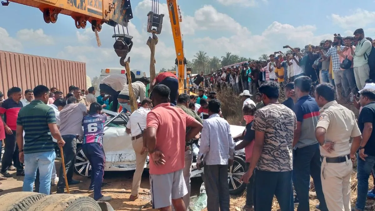 Bengaluru: Children Among 6 Members Of Businessman’s Family Crushed To Death As Truck Overturns On Car