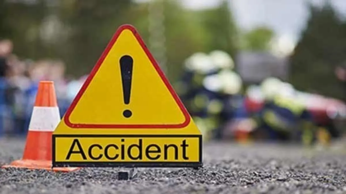 karnataka-road-accident-three-killed-nine-injured-after-sugarcaneloaded-truck-collides-with-tour-travel-vehicle-bike-in-kalaburgi