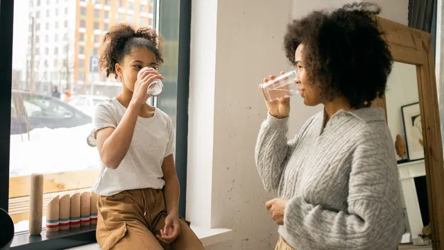 4-health-benefits-of-drinking-honey-water-everyday-this-winter-season