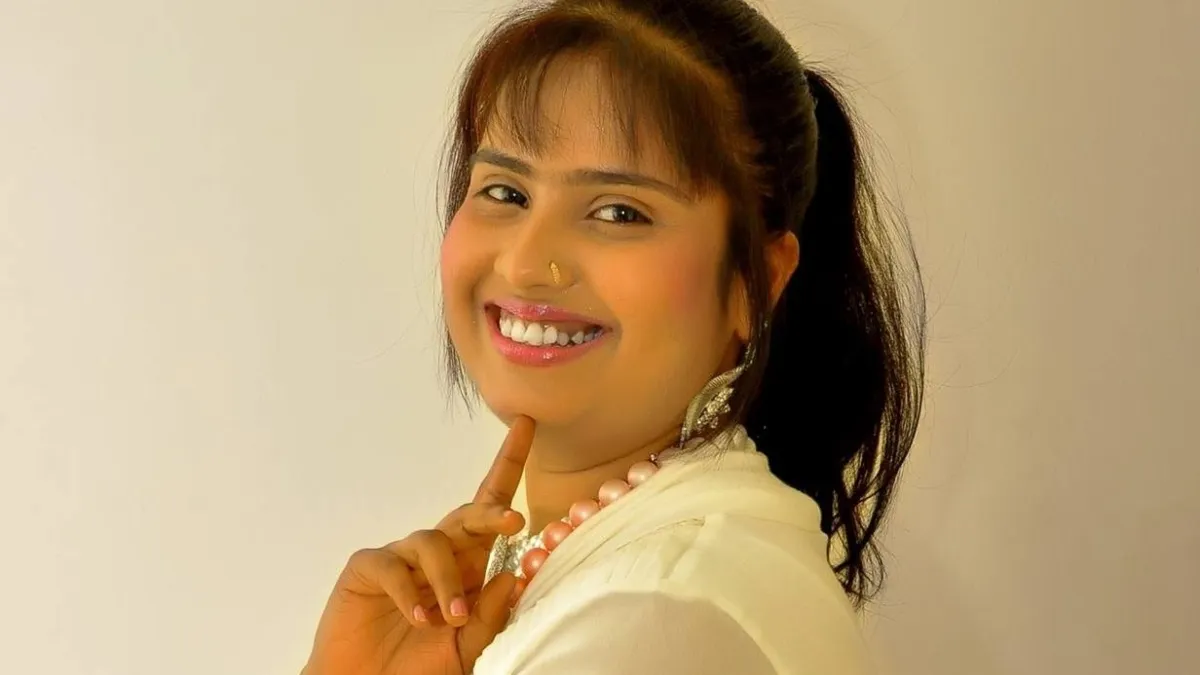 bhojpuri-folk-singer-claims-receiving-threats-after-being-forced-to-stop-singing-bhajan-i-am-shocked
