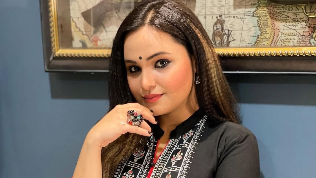 Ullu Web Series Adult Actress Aliya Naaz