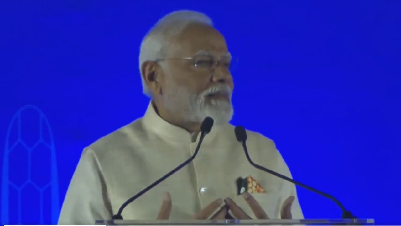 pm-modi-announces-opening-of-cbse-office-in-dubai-enhancing-education-opportunities