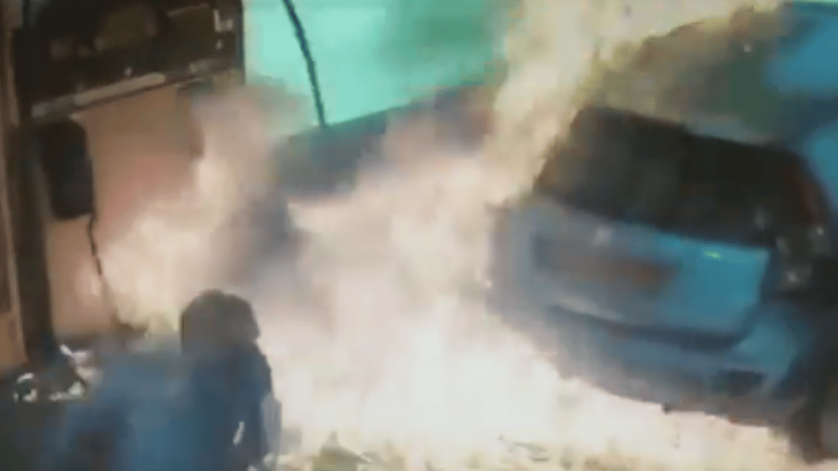 viral-video-woman-sets-mans-car-on-fire-after-he-refuses-to-give-her-cigarettes-watch