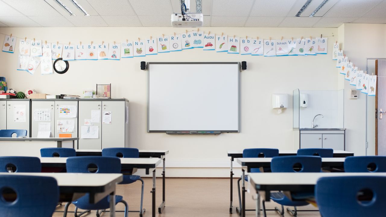 delhi-schools-timings-changed-delhi-govt-private-schools-to-resume-physical-classes-at-normal-timings-from-today