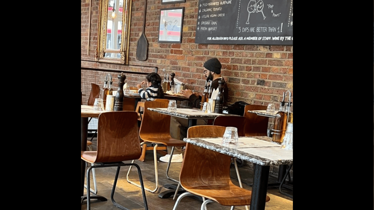 virat-kohli-and-vamika-day-out-cricketer-spotted-at-london-restaurant-with-little-one-cute-photo-goes-viral
