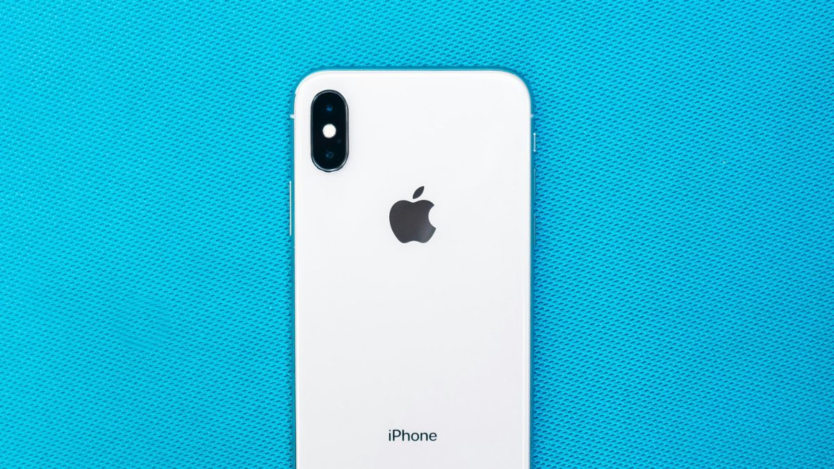 apple-iphone-16-leaks-latest-component-leak-hints-next-generation-vanilla-may-offer-vertical-camera-chassis-similar-to-iphone-x