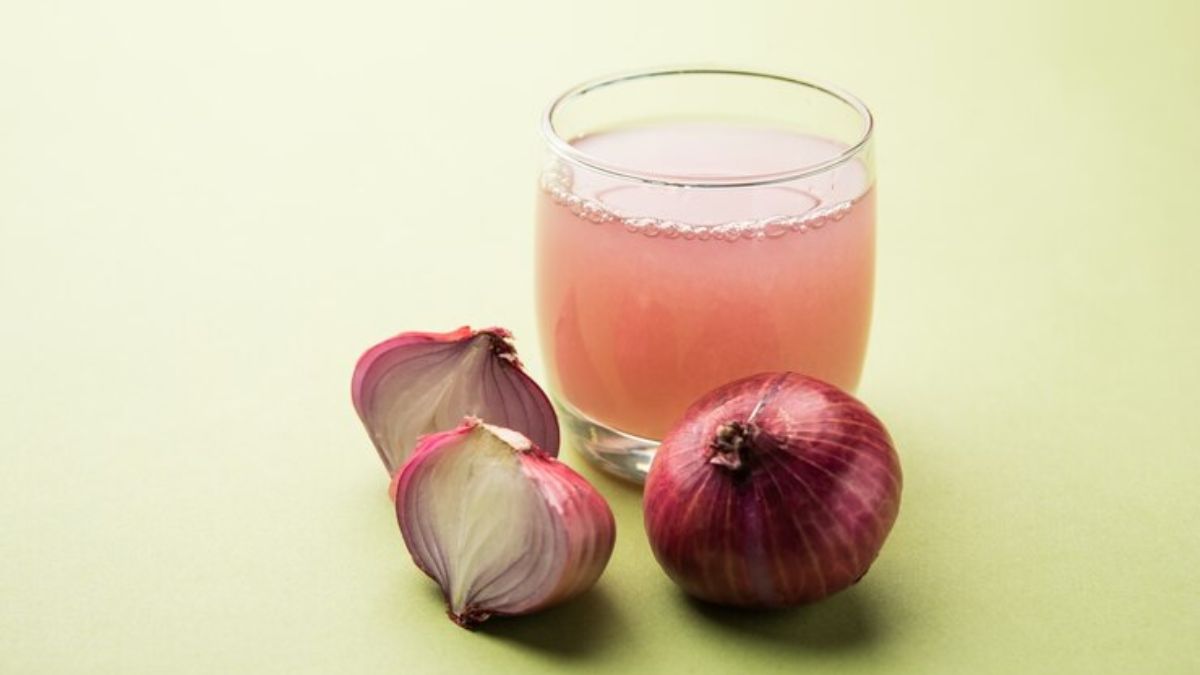 5-amazing-benefits-of-using-onion-water-for-hair