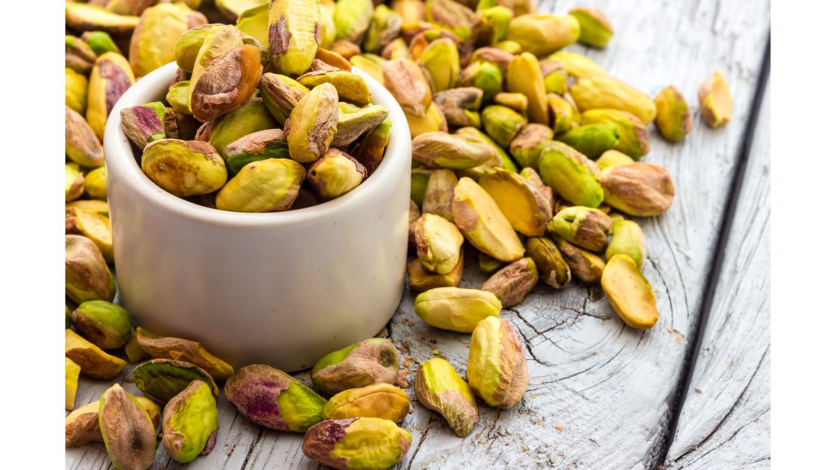 5 Surprising Health Benefits Of Eating Pistachios Everyday