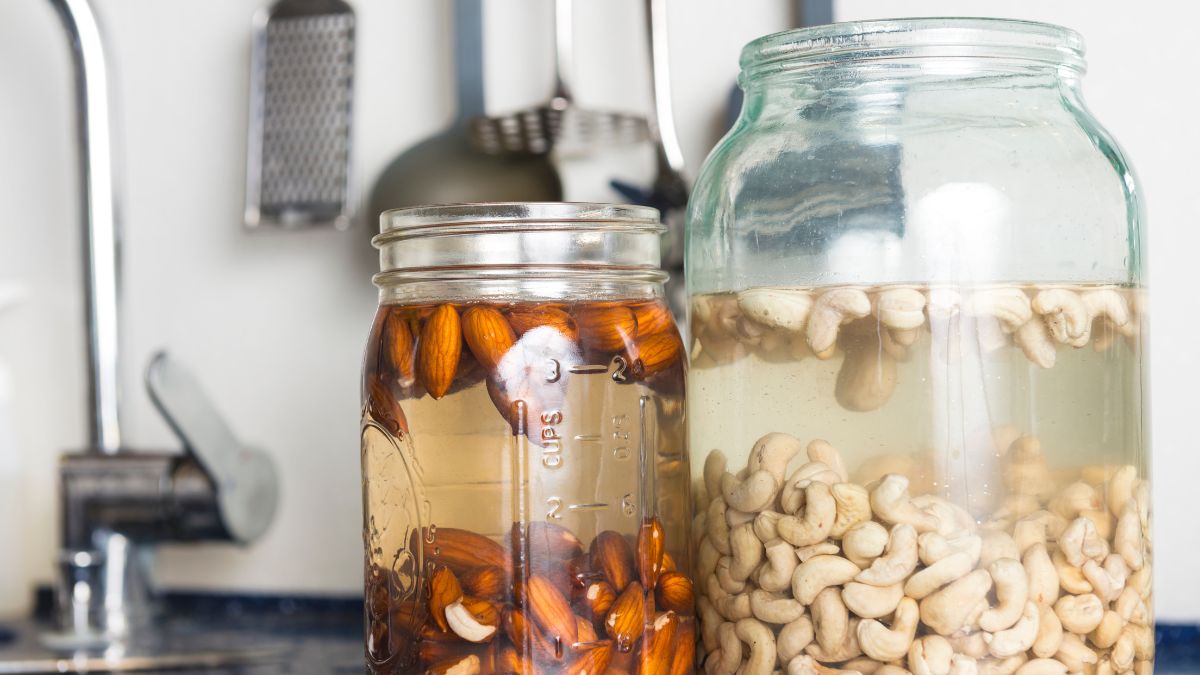 5 Soaked Superfoods That Can Be Consumed On Empty Stomach