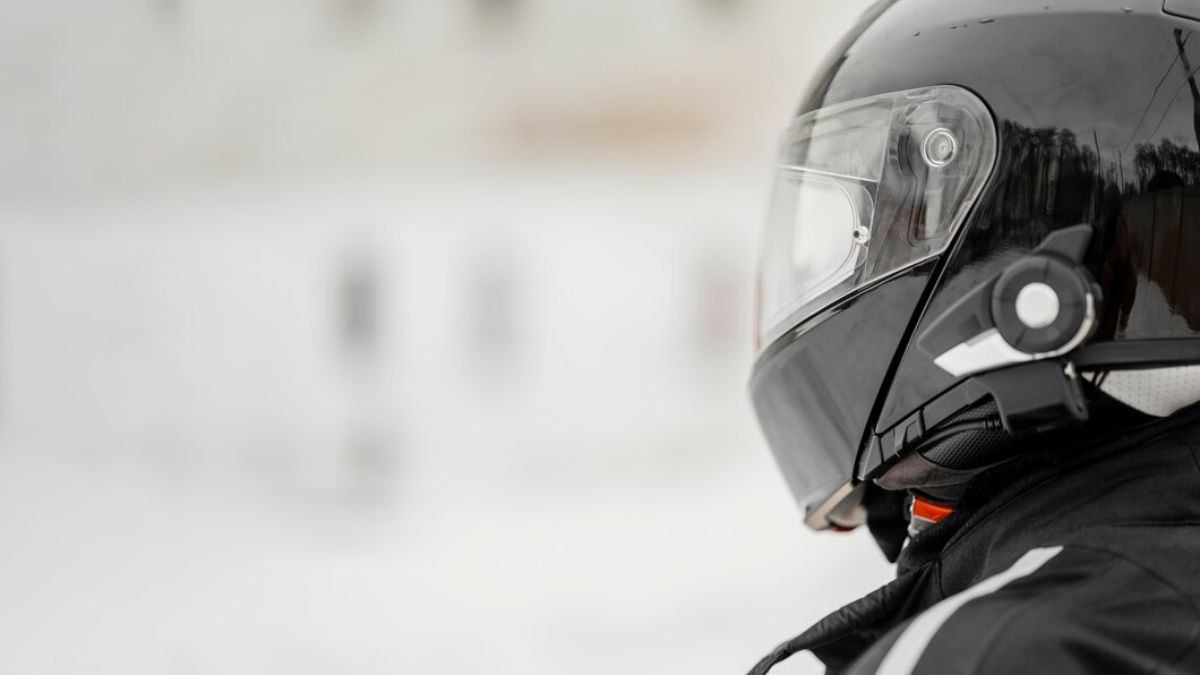 helmet-for-men-helmet-for-bikes-how-to-choose-most-important-safety-gear-for-your-daily-rides