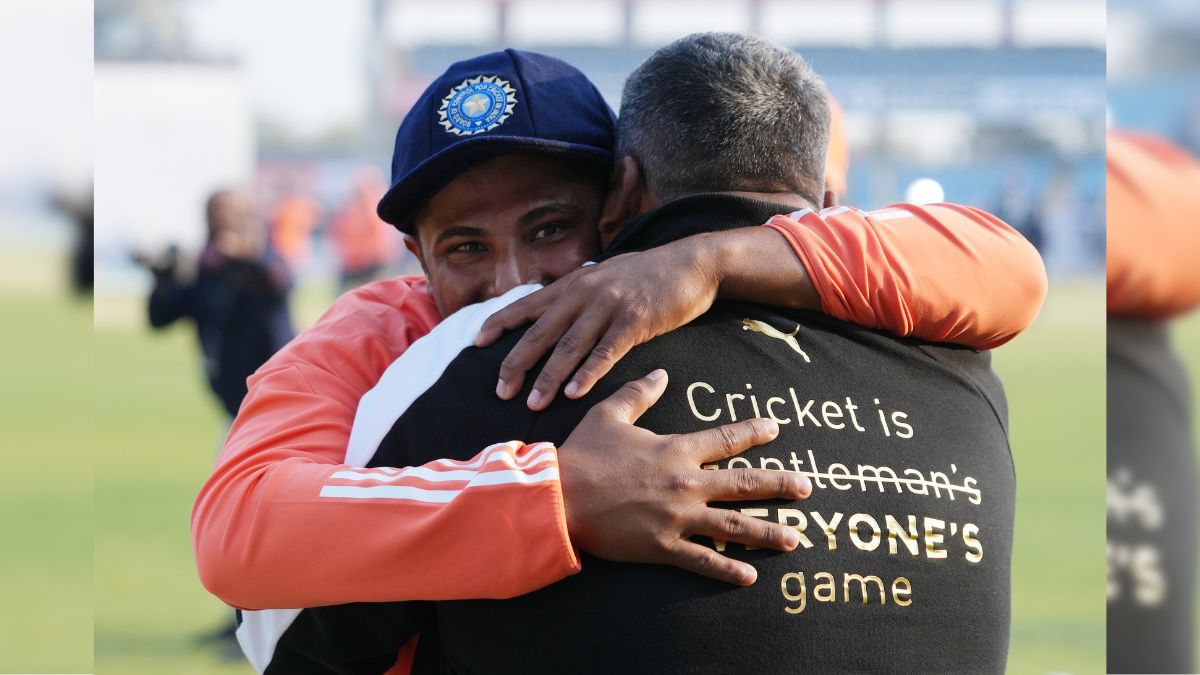 IND Vs ENG: Sarfaraz Khan's Father Gets Emotional After Son Received ...