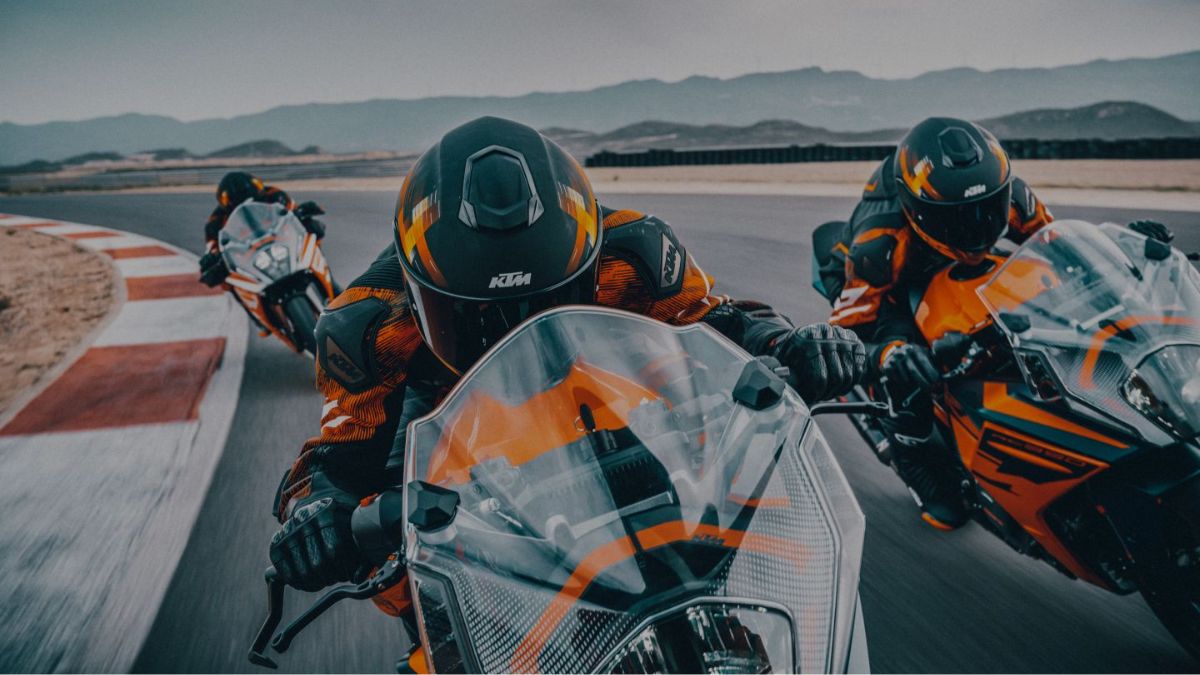 ktm-rc-range-updated-with-new-colour-schemes-likely-to-launch-in-india-later-this-year
