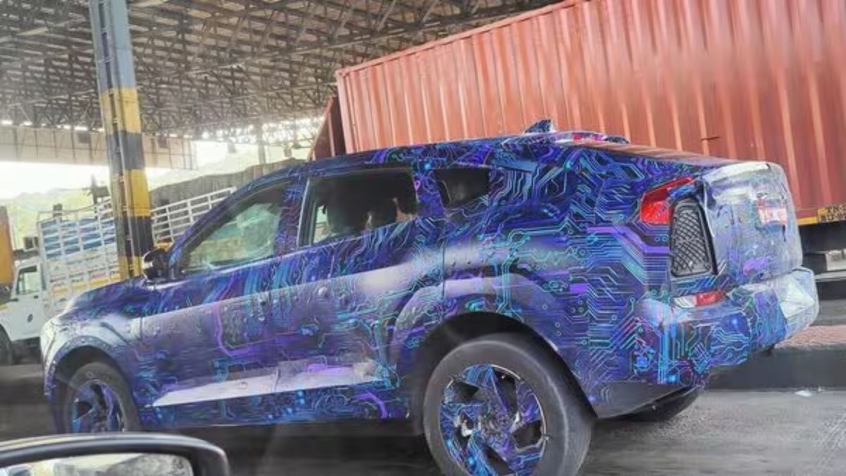 mahindra-xuve9-coupe-suv-spotted-in-india-ahead-of-expected-launch-in-2025-see-first-pics