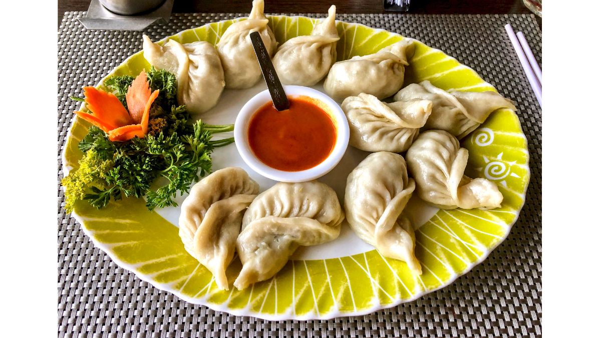 Love Momos? Prepare Delicious Steamy Momos At Home With These 5 Simple ...