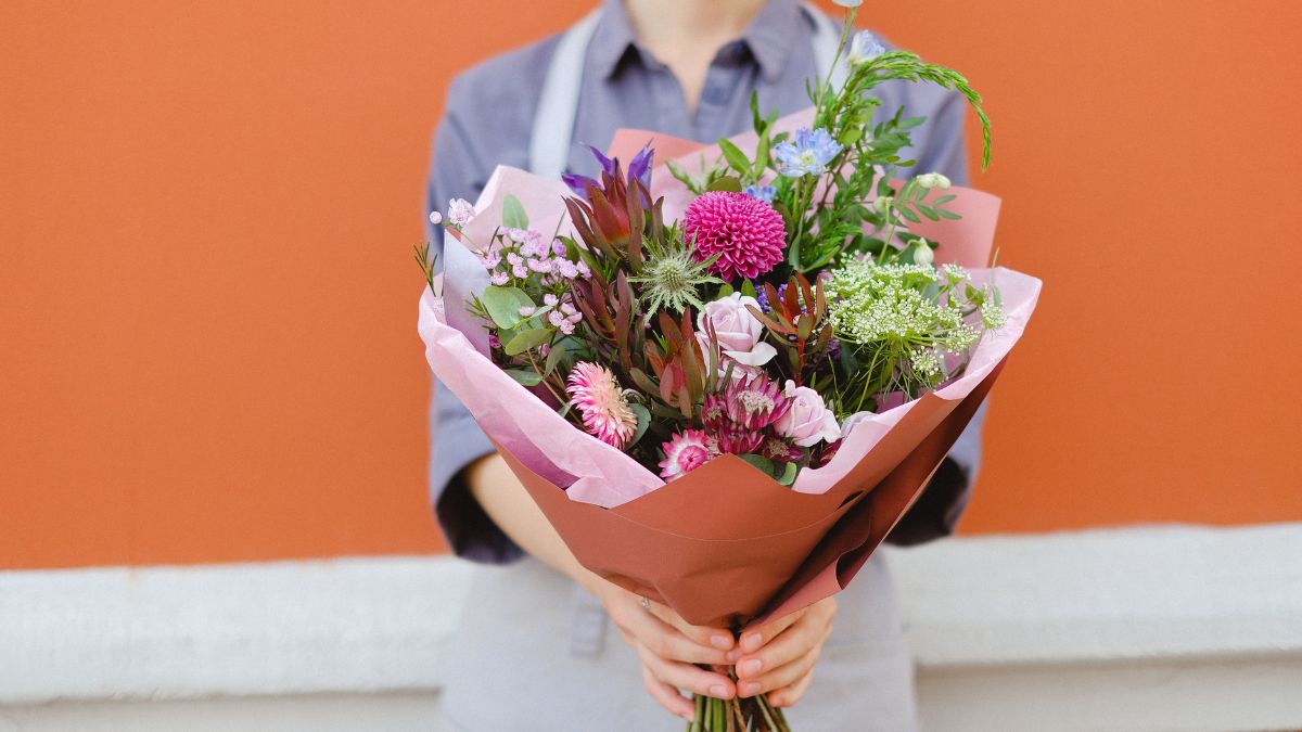 5-flower-bouquets-to-give-someone-as-a-gift-and-their-meanings