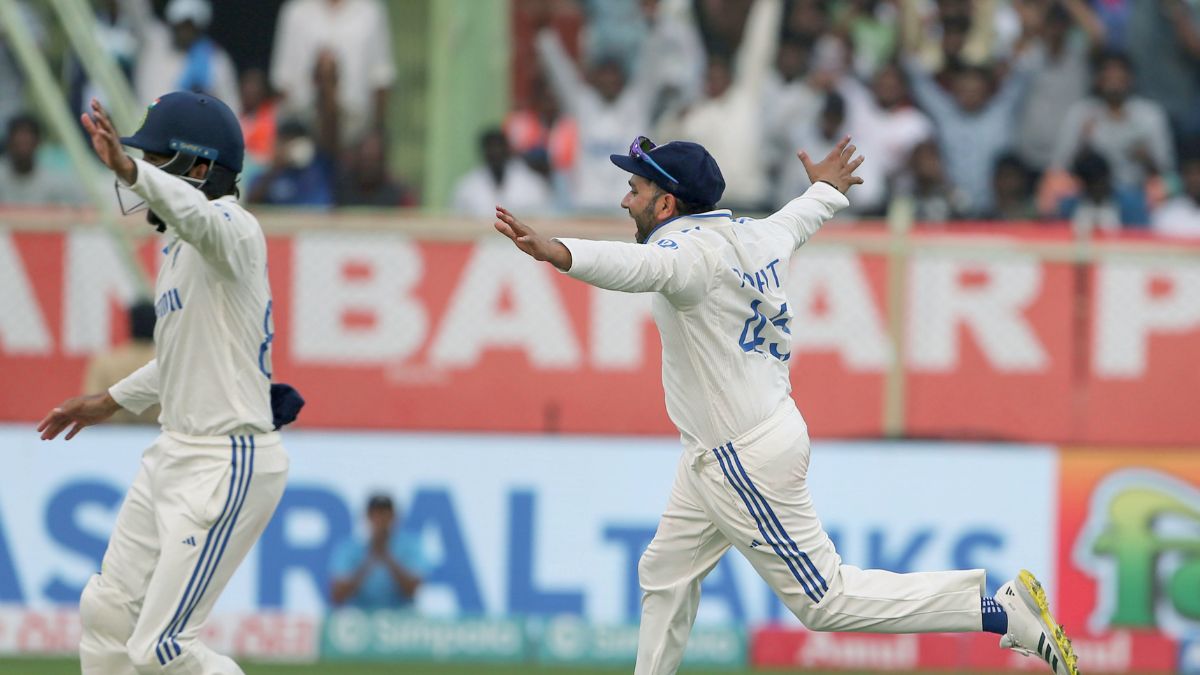 IND Vs ENG 2nd Test: Rohit Sharma Roars In Delight As Kuldeep Yadav ...