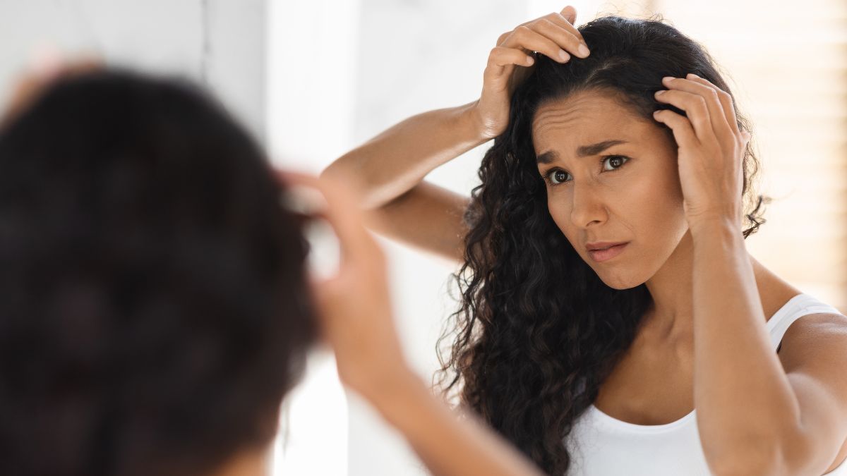 should-you-oil-your-hair-filled-with-dandruff-expert-explains