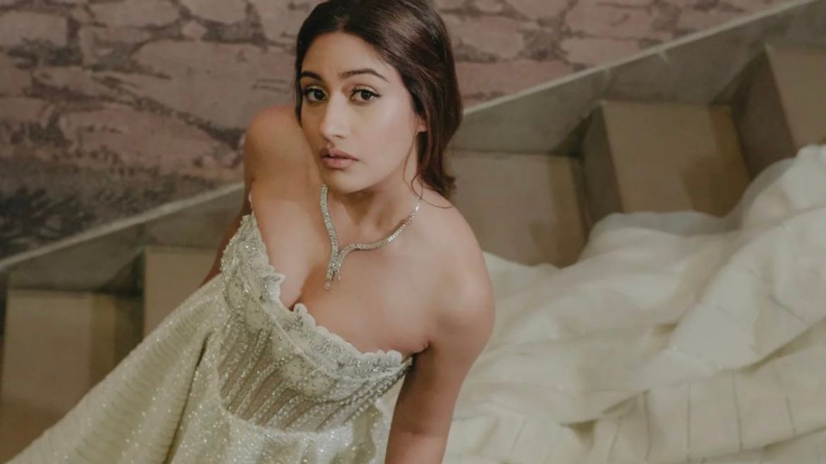 surbhi-chandna-accused-of-asking-free-designer-outfits-for-her-wedding-chat-goes-viral