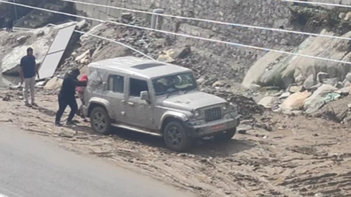 mahindra-thar-5door-viral-video-stuck-in-mud-mahindra-thar-5door-price-launch-in-india-details
