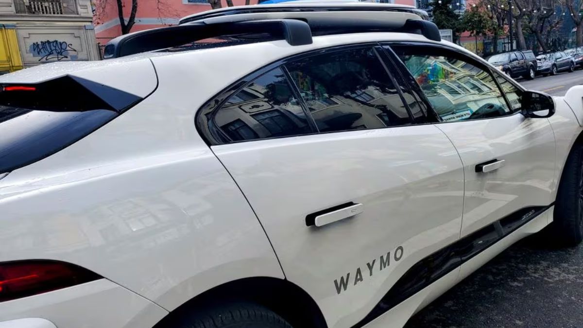 driverless-car-hits-cyclist-in-san-francisco-raising-concerns-regarding-their-safety-report