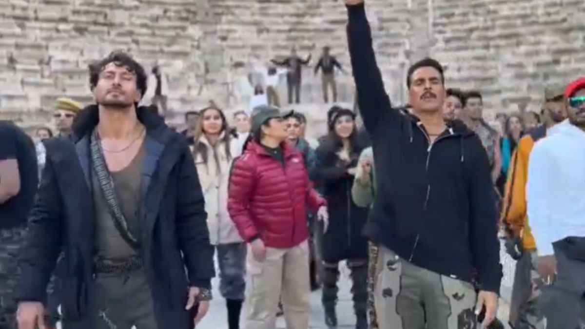 akshay-kumar-and-tiger-shroff-celebrate-ayodhyas-ram-mandir-inauguration-in-jordan-watch