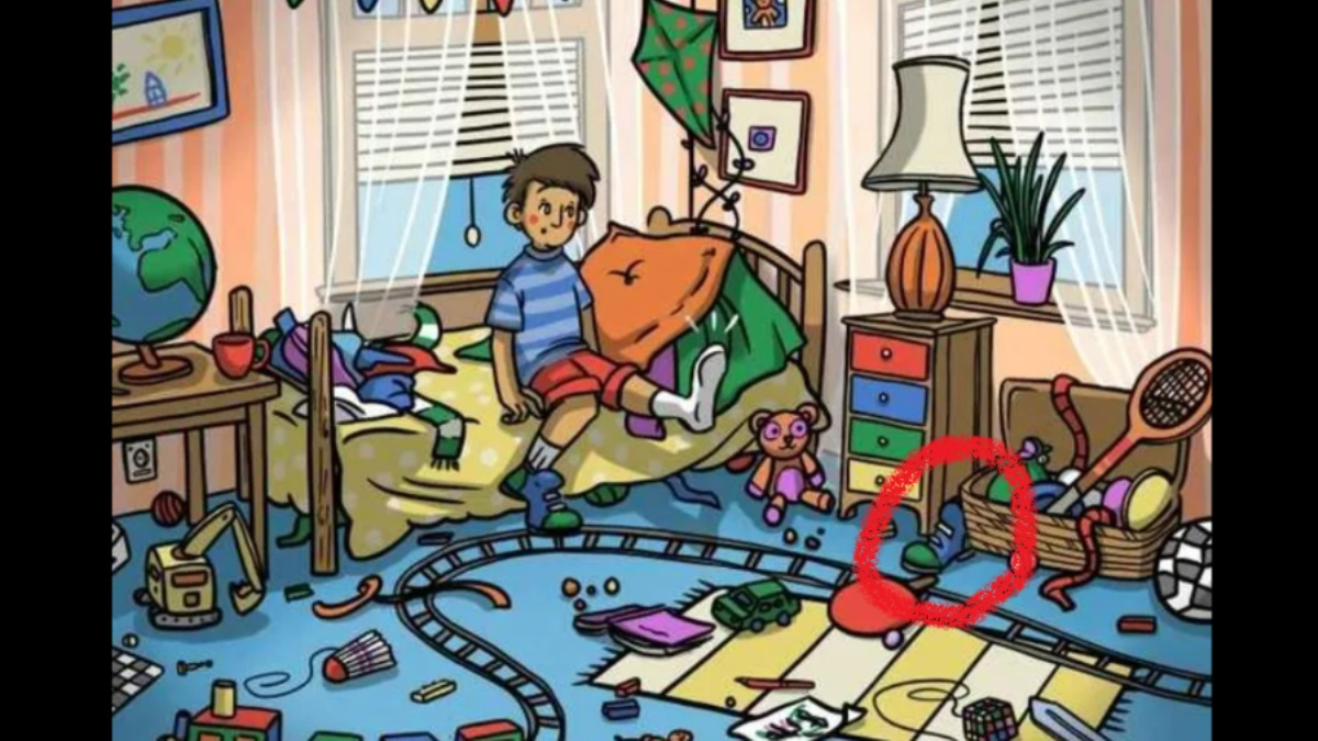 Spot the shoe in under 10 second. (Source: Jagran Josh)